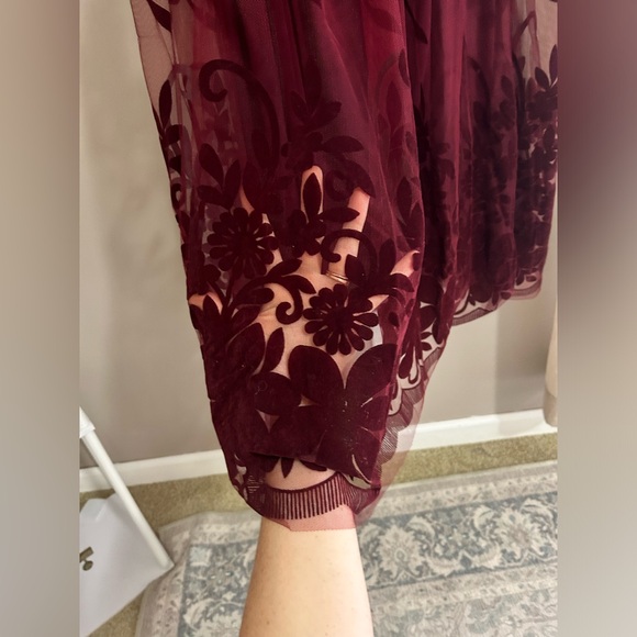 Burgundy patterned tulle dress - Picture 5 of 10